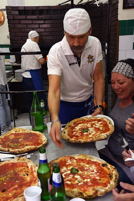  Naples’ Pizzerias: Where Margherita Reigns Supreme 