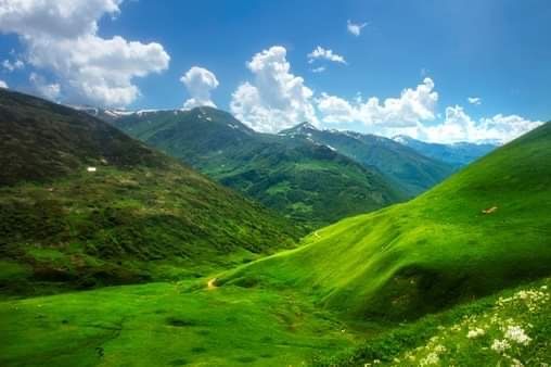 Discovering the Magic of Ireland: A Journey Through the Emerald Isle